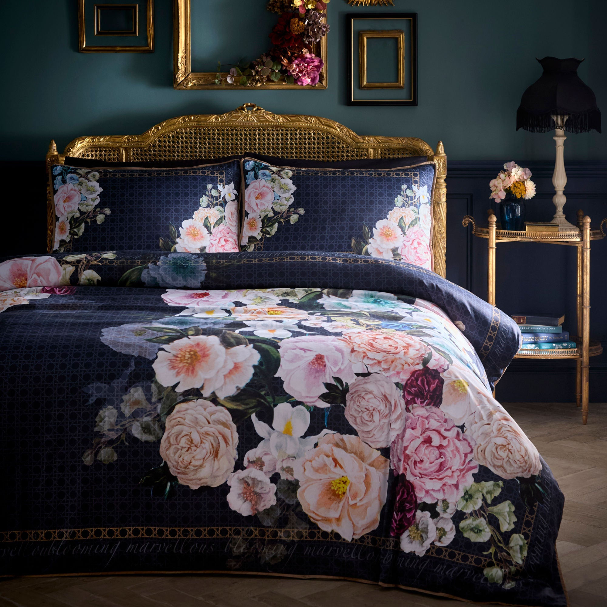 Laurence Llewelyn-Bowen - Bouquet List - Duvet Cover Set - Navy - Double