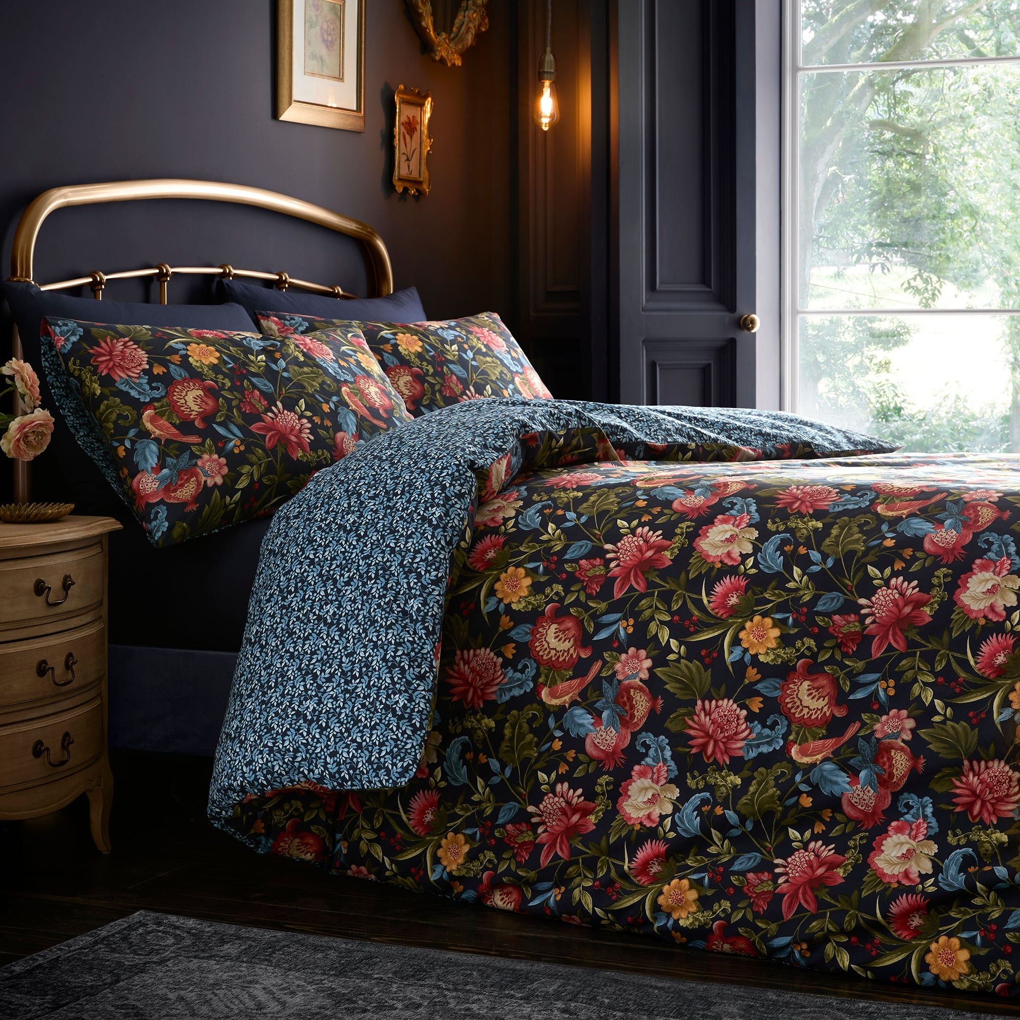 Dreams & Drapes - Bejewelled - Duvet Cover Set - Navy - Single
