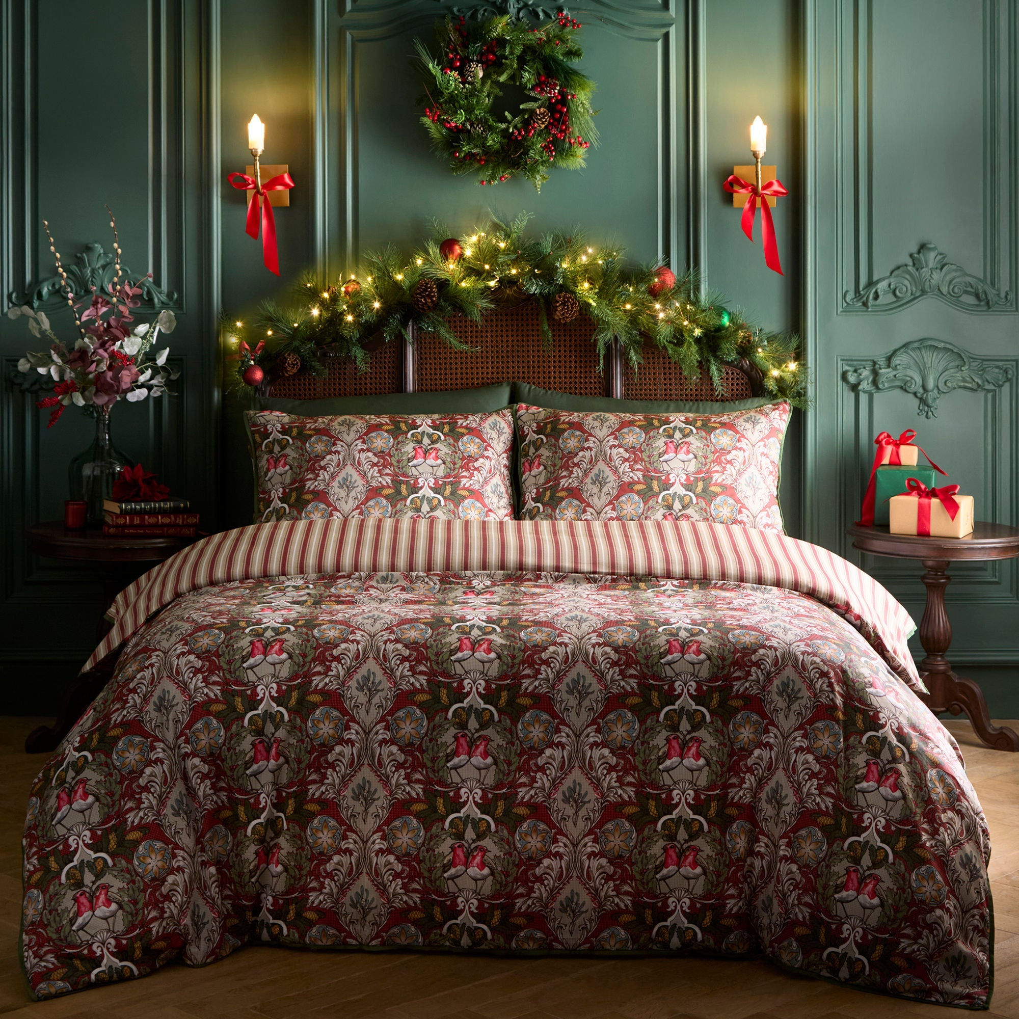 Laurence Llewelyn-Bowen - Festive Robin Duvet Cover Set in Red - Double