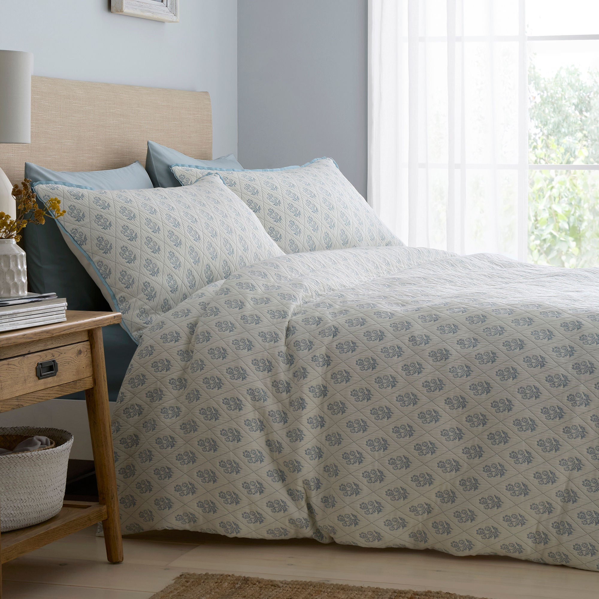 Dreams & Drapes - Block Floral - Duvet Cover Set - Blue - Double