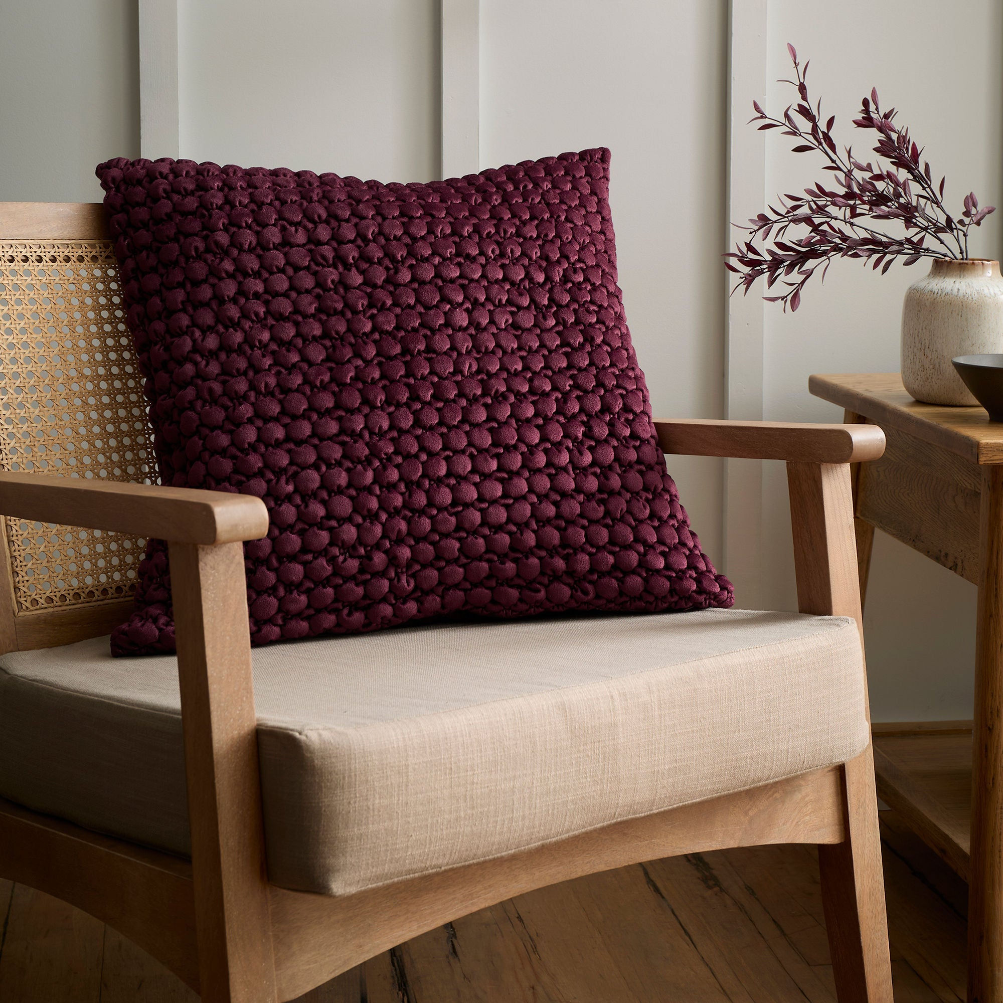 Appletree - Bobble - Filled Cushion LS - Berry - 55x55cm