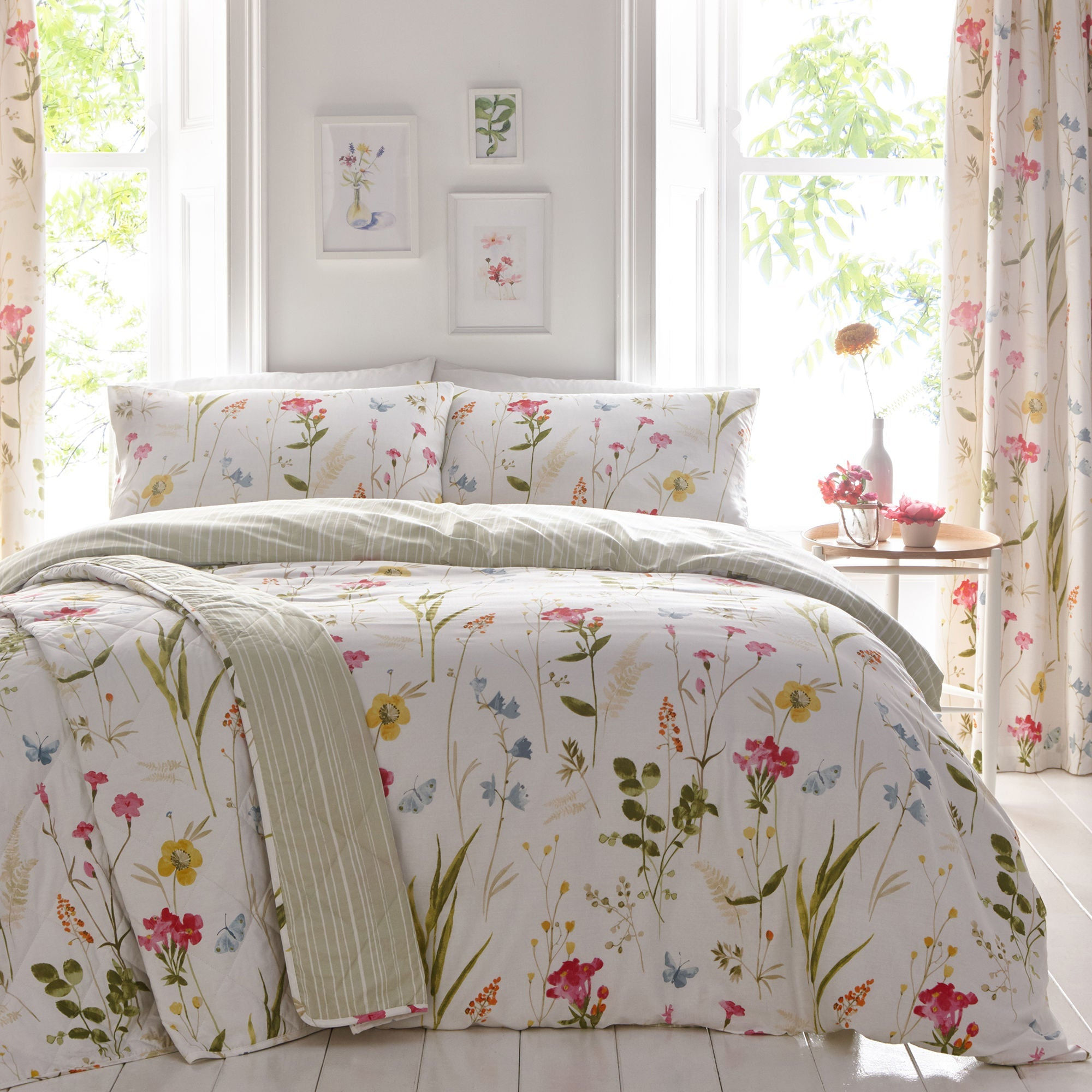 Dreams & Drapes - Spring Glade - Duvet Cover Set - Multi - Super-King