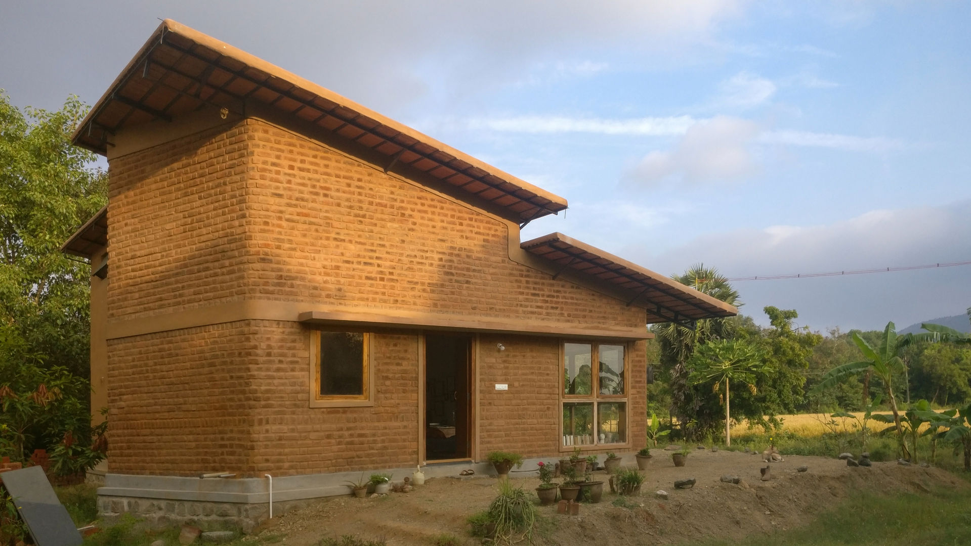 Front view of art studio at Thiruvannamalai.