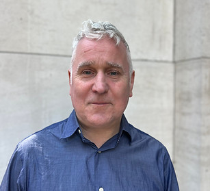Muiris Headshot.jpg