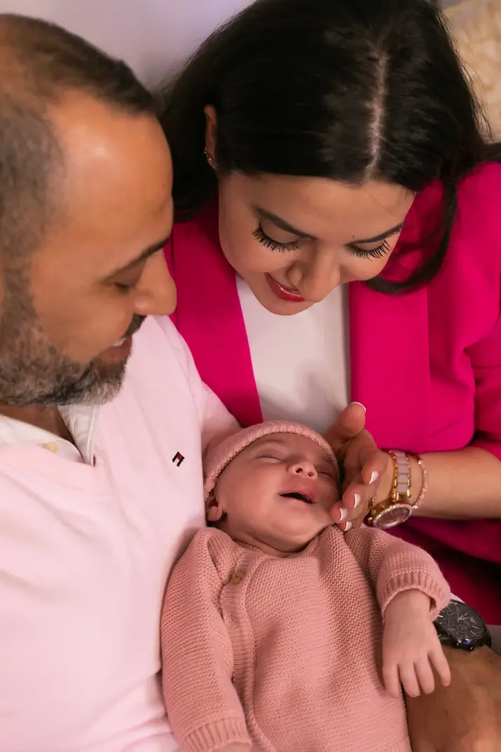 Photographe bébé en Seine-et-Marne – séance naissance à domicile autour d'Ozoir-la-Ferrière