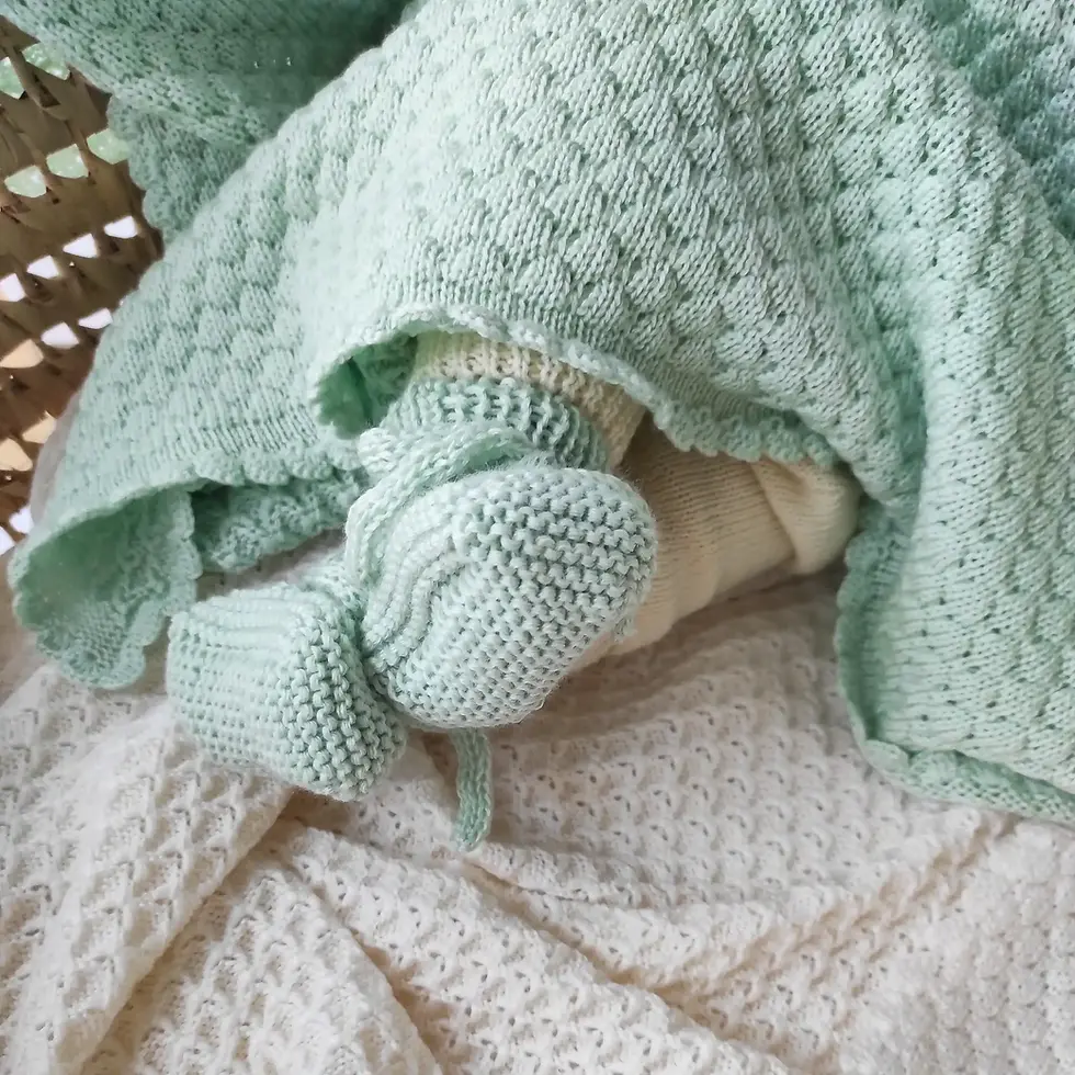 Miniaturbild: Baby Set Mütze & Schühchen Merinowolle | Erstlingsset als Geschenk zur Geburt