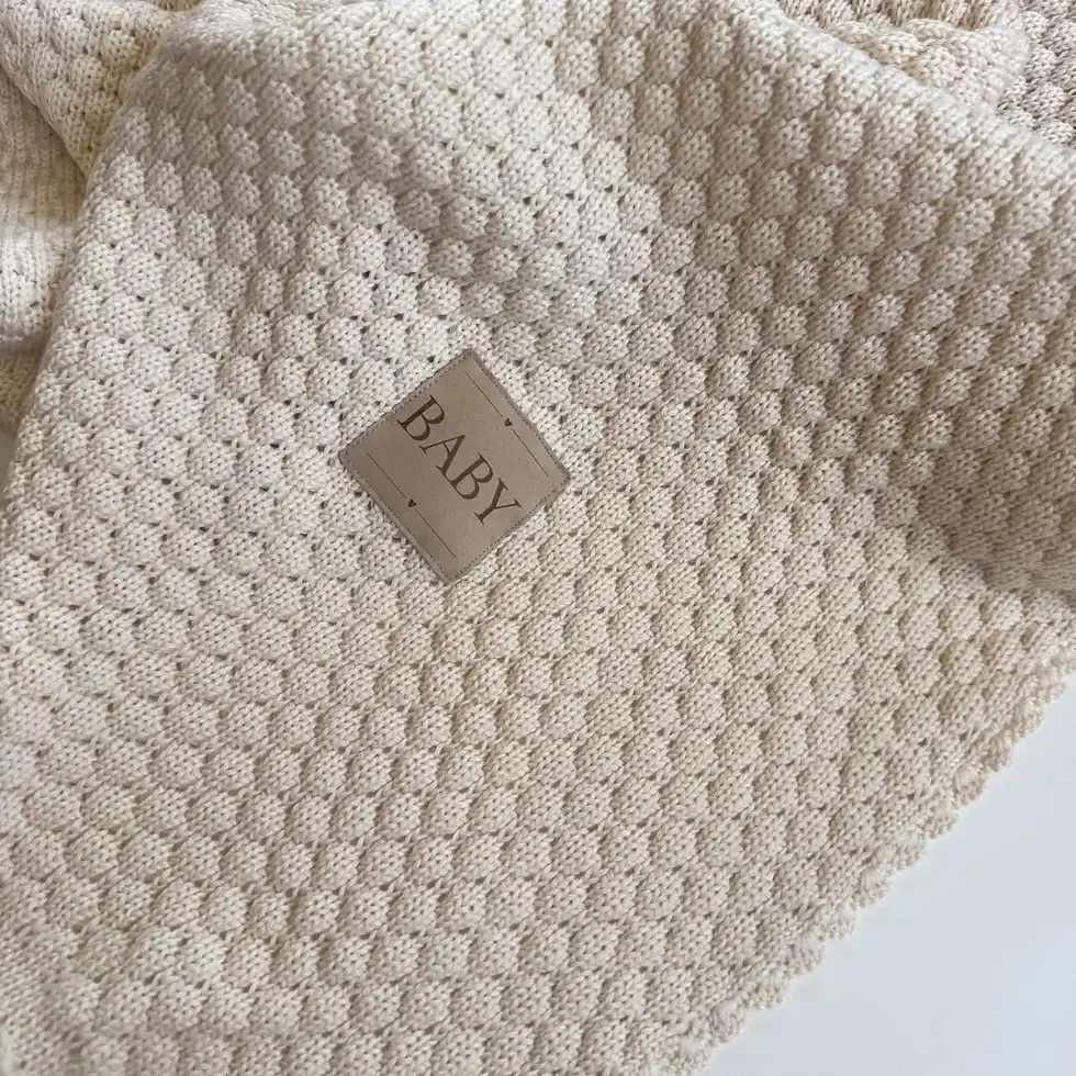 Miniaturbild: Geschlechtsneutrale Babydecke mit Namen | Merinowolle Kuscheldecke