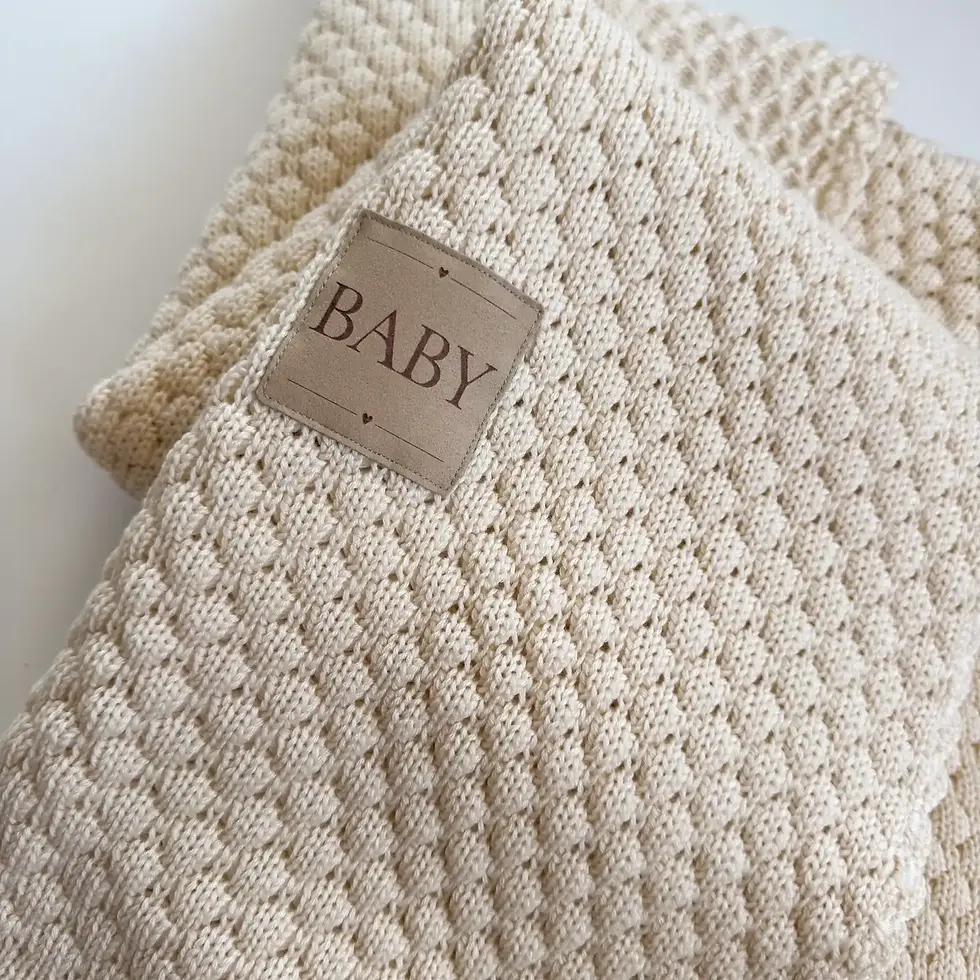 Miniaturbild: Geschlechtsneutrale Babydecke mit Namen | Merinowolle Kuscheldecke