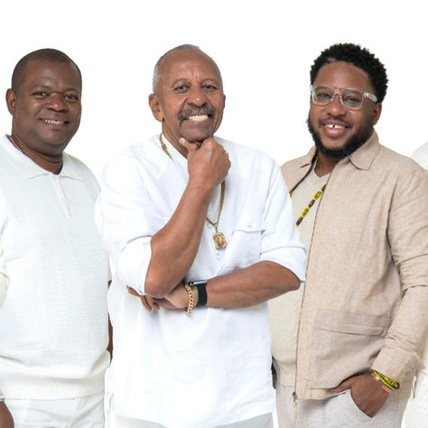 Grupo Fundo de Quintal completa 50 anos de carreira este ano e faz show neste sábado(28) no Casarão do Firmino.