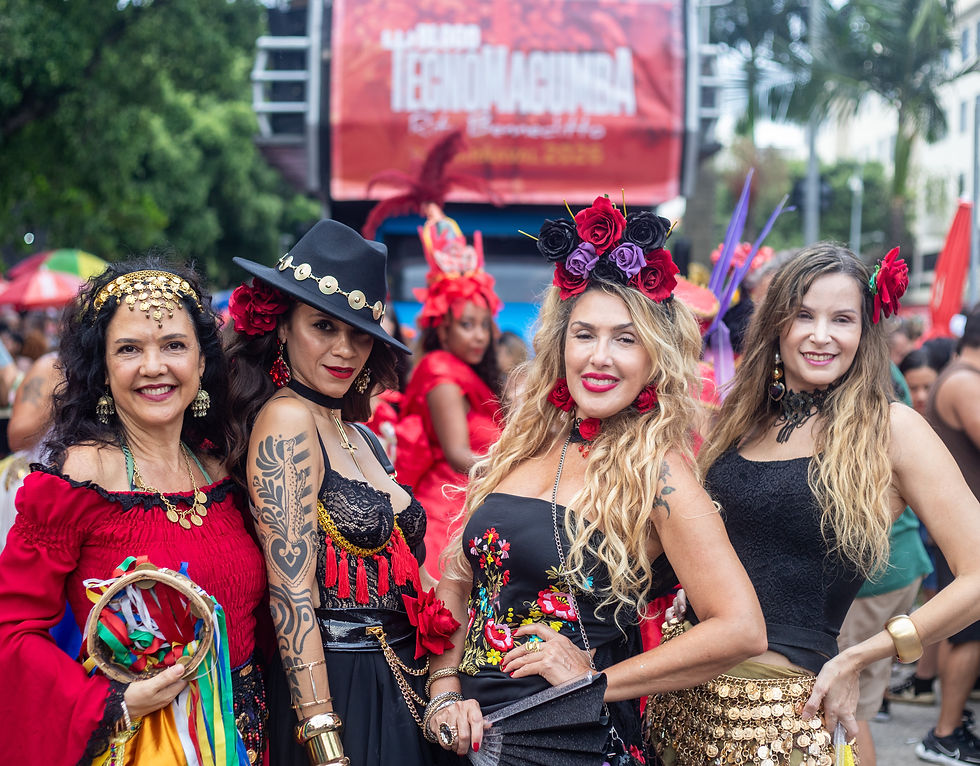 Spanta Neném e Tecnomacumba desfilam no Carnaval de Rua do Rio com homenagens e diversidade cultural