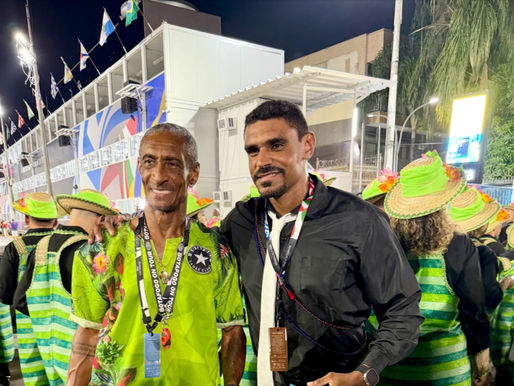 A herança vem da bateria: avô, pai e filho compartilham a mesma paixão pelo carnaval