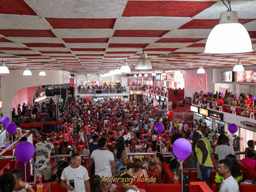 Xande de Pilares e Grupo Entre Elas anima a edição de janeiro da Feijoada do Salgueiro