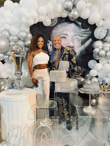 Com grande festa, estilista Daniel Zarmanno é coroado Rei de Bateria da Rosa de Ouro