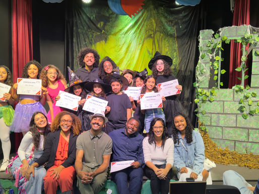 Mais de 70 alunos concluíram as oficinas gratuitas de Teatro e Interpretação em TV e de Canto e Coral no Centro Cultural Moral da História