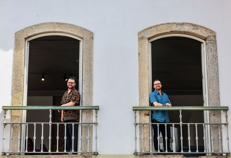 Carnavalescos da Vila Isabel, Gabriel Haddad e Leonardo Bora debatem a folia no Paço Imperial