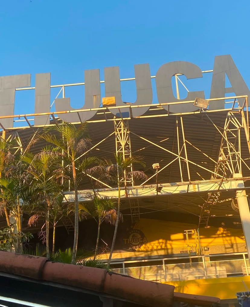 Quadra da Unidos da Tijuca se despede da Avenida Francisco Bicalho