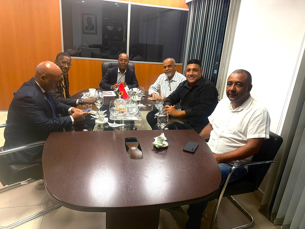 Presidente da Porto da Pedra apresenta enredo do Carnaval 2027 ao consulado de Angola