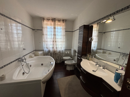 VILLA WITH SWIMMING POOL — NIZZA MONFERRATO, ASTI — photo 10