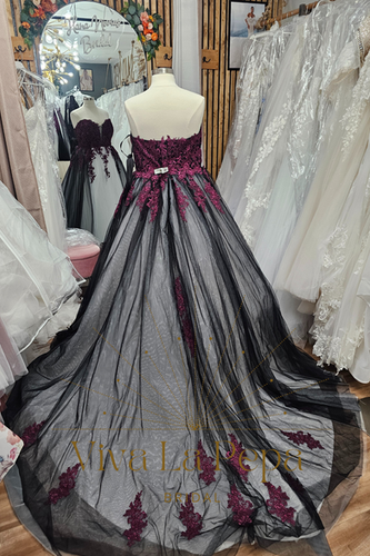 Twilight Elegance Alternative Black & White and Purple Lace Gothic Wedding Dress | Viva La Pepa Twilight Elegance Alternative Black & White and Purple Lace Gothic Wedding Dress | Viva La Pepa