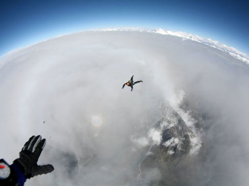 Meet the first woman to skydive Mount Everest: Holly Budge