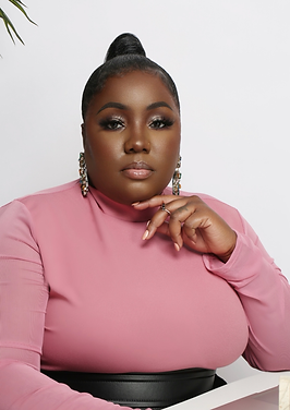 dasha headshot (1).HEIC