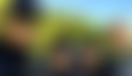 56岁邵美琪两年冇剧出街激罕现身发哥行山队　素颜上阵真面目惊人