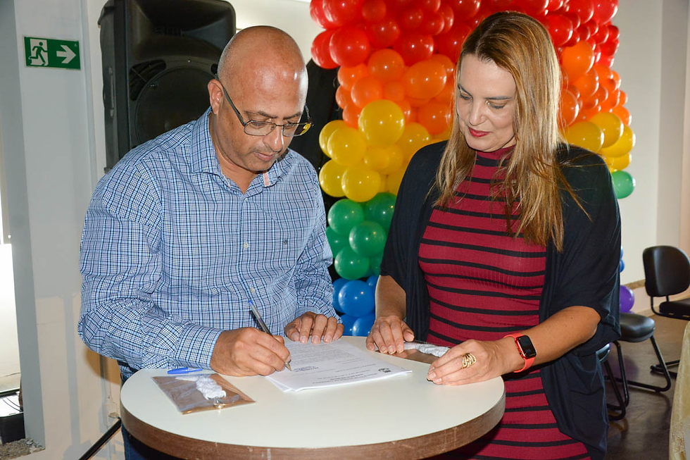 No dia 17 de maio de 2022, a prefeita Sheila Lemos fez a entrega, ao presidente da Câmara de Vereadores na época, Luís Carlos Dudé, do projeto de lei de criação do Conselho Municipal LGBT.
