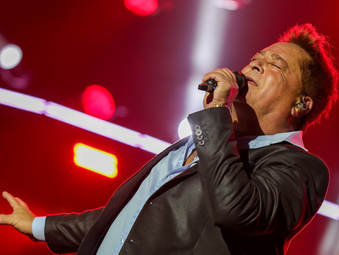 Leonardo transforma estreia no Festival de Inverno em noite de grandes sucessos