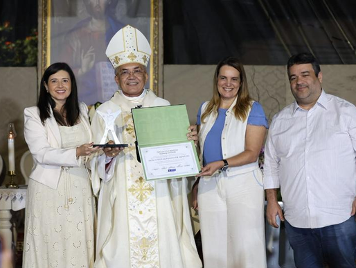 Arcebispo Dom Vitor recebe Título de Cidadão Conquistense durante Festa de Nossa Senhora das Vitórias