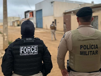 Policial militar acusado de negociar armas com facções é alvo de operação em Vitória da Conquista