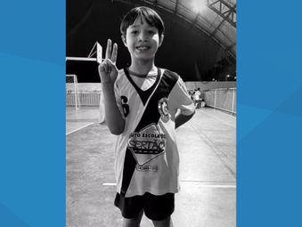 Menino de 8 anos morre após sofrer choque elétrico em praça