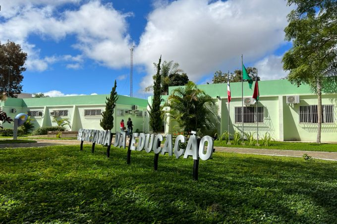 Prefeitura de Conquista abre 227 vagas para professores, instrutores e monitores na rede municipal