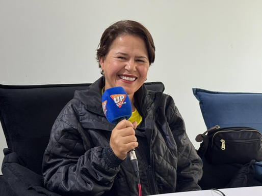 “Hoje, o que mais mata no trânsito é a pressa”, alerta agente do Simtrans Andréa Carla, durante entrevista na Rádio UP