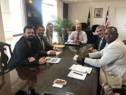 Ainda em Salvador, Prefeito Herzem Gusmão se reúne com secretário estadual de Saúde