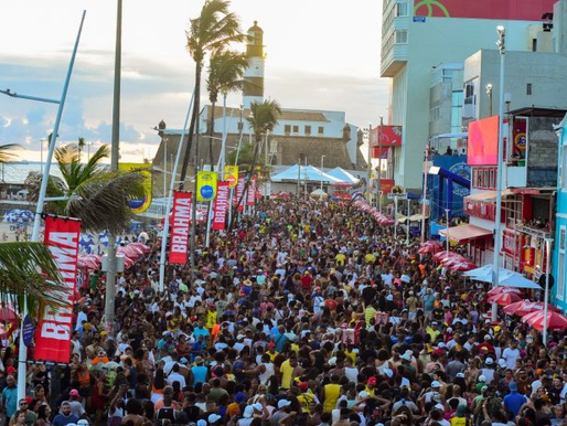 Furdunço 2025 celebra os 40 anos do axé e arrasta multidão no pré-Carnaval de Salvador