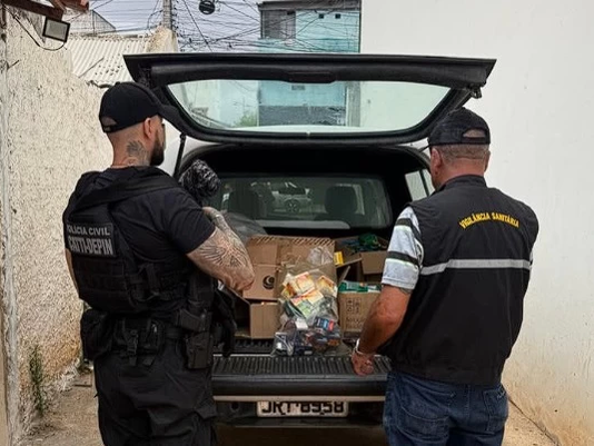 Polícia Civil apreende medicamentos controlados e receituários durante operação em farmácia de Vitória da Conquista