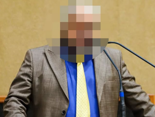 Deputado estadual baiano publica imagem íntima por engano nos stories do Instagram, diz blog