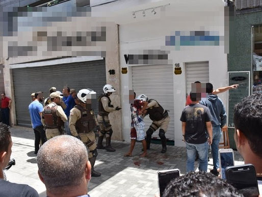 Homem toma arma de segurança e causa pânico no Centro de Vitória da Conquista