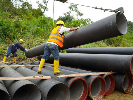 César Encalada supervisó instalación nuevo anillo periférico de agua potable