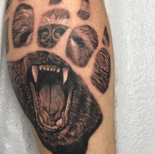 Fresh Bear claw Tattoo on Paul from Germany ! #hammerstattoo #tattoo #tattooed #ink #inked #hammerstattoo #inkedup #jameslockerart #inktober