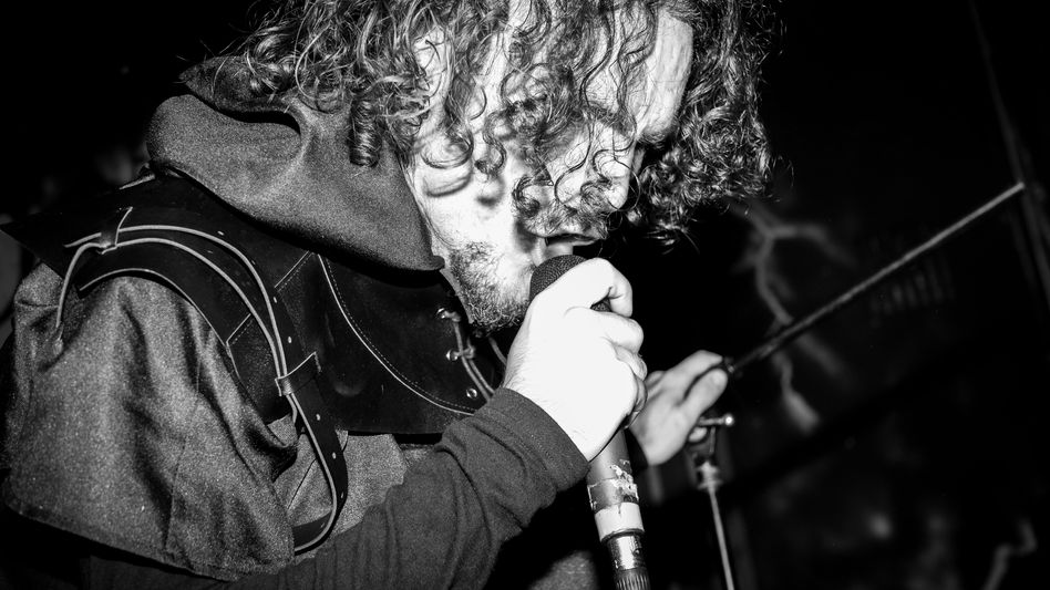 Daniele, Frontman of Death Metal Band, Afflicta, teaches the Romans how to Growl
