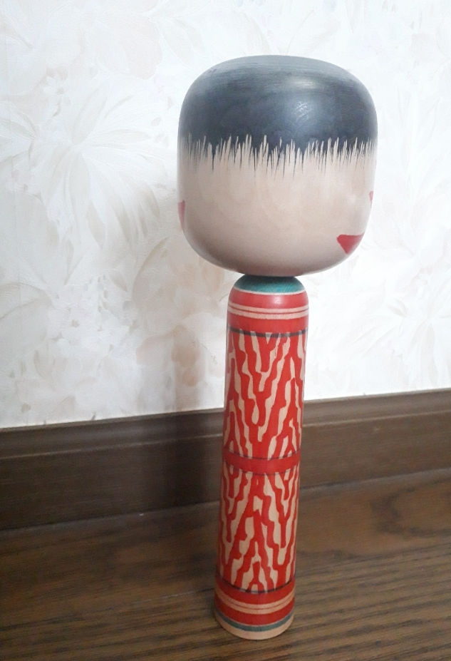 サムネイル： 逸品こけし　遠刈田系統　佐藤英太郎工人　絶品木目絵柄