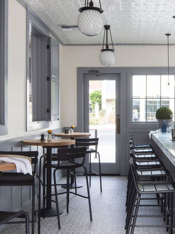 The bar at Calistoga Inn
