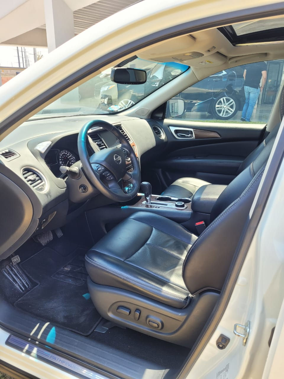Miniatura: PATHFAINDER EXCLUSIVE AWD
