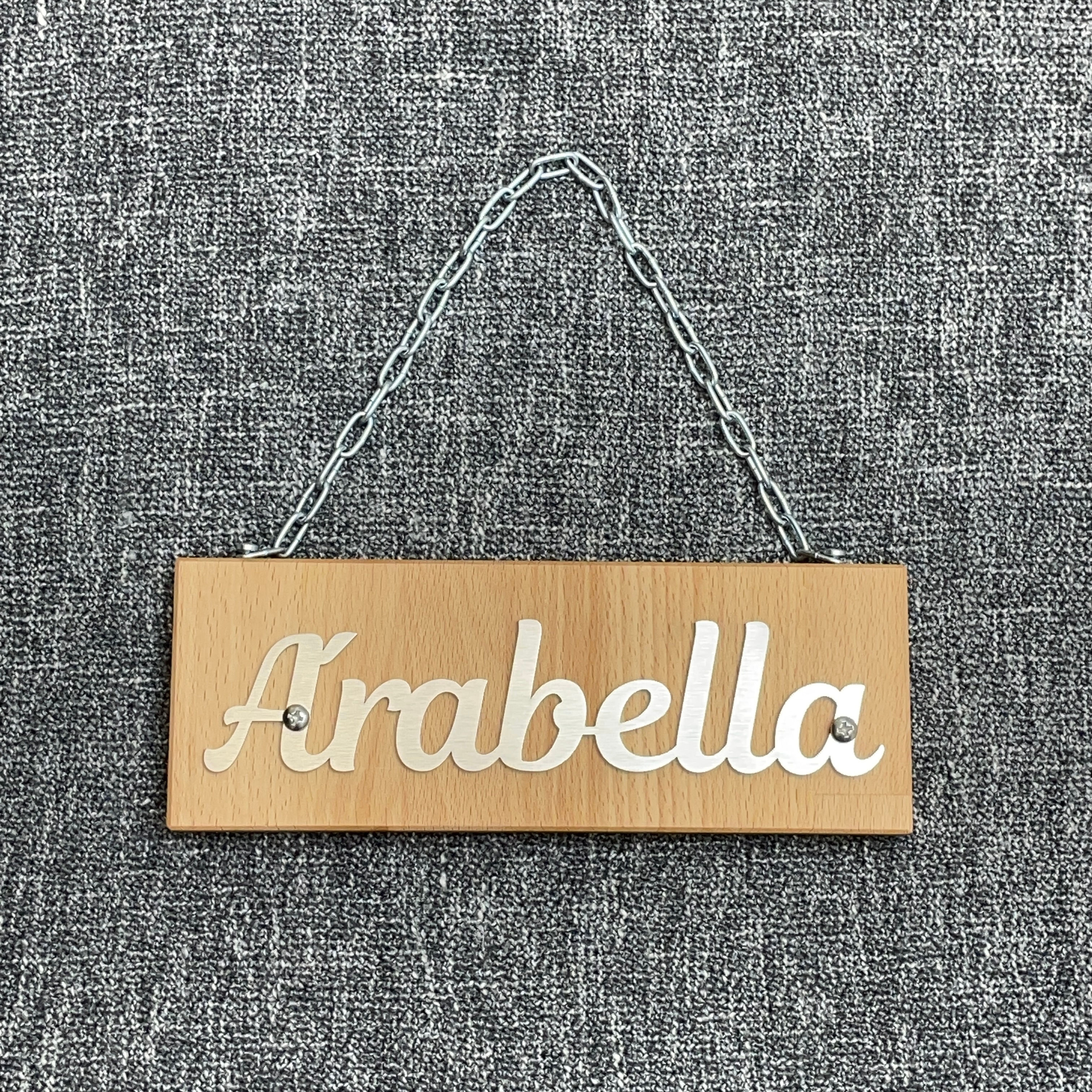 Namensschild "personalisiert" auf Holz