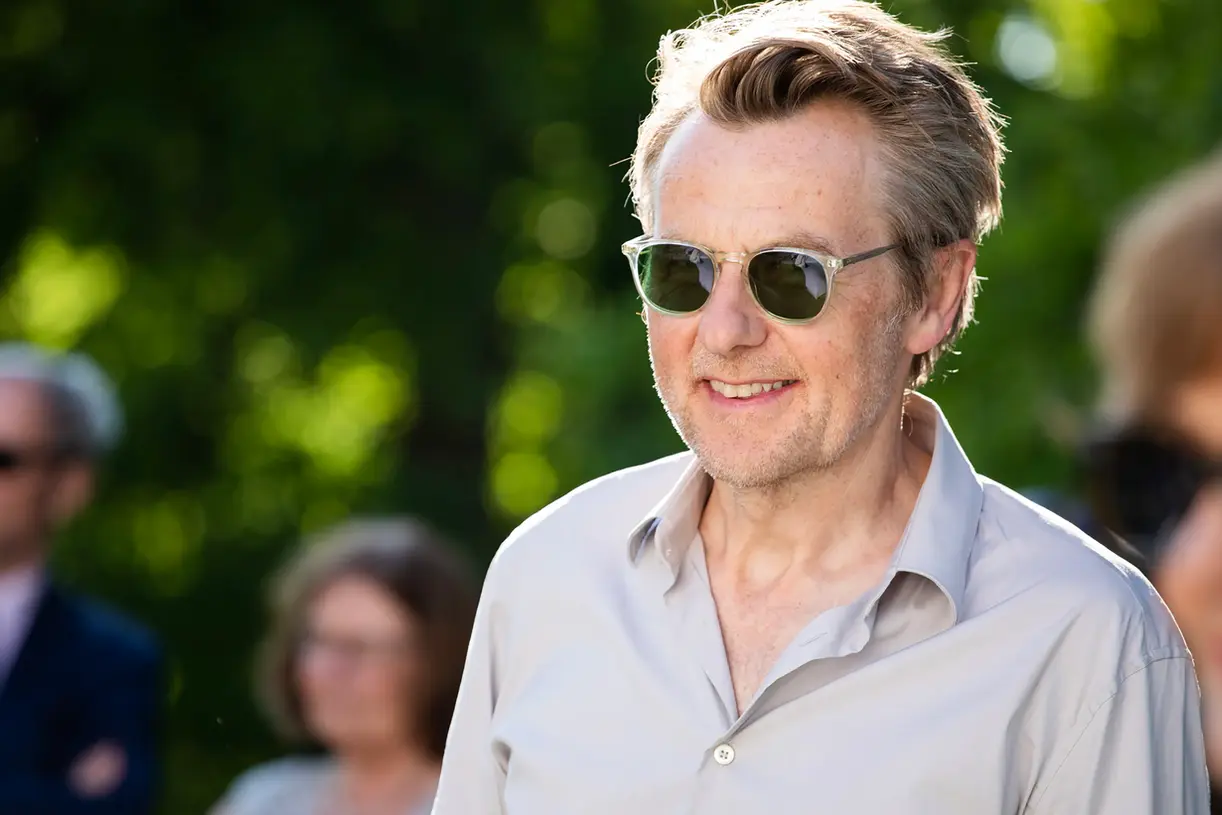 Close-up of Fredrik Skavlan smiling at the camera.