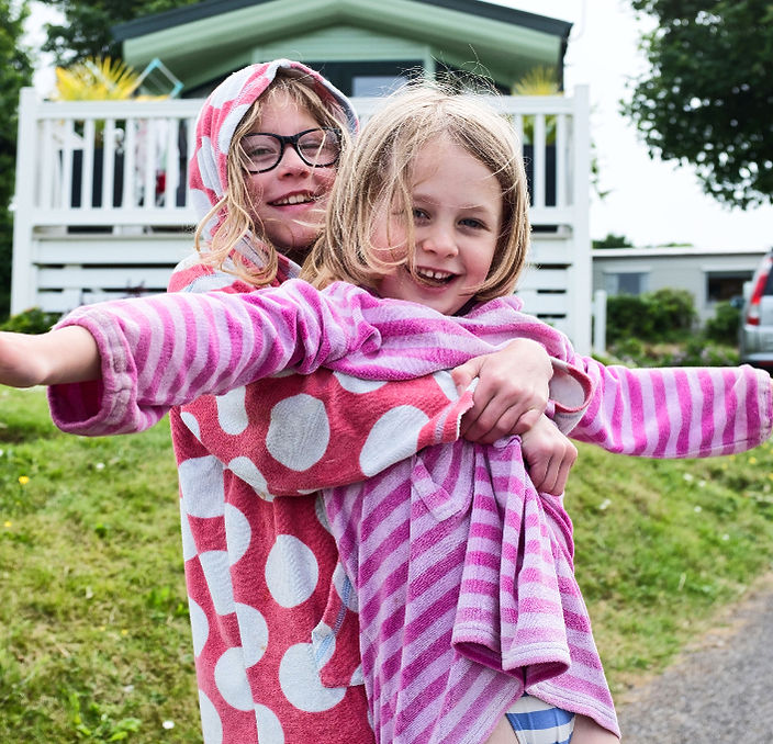 Playing_outside_Spindlewood_Holiday_Home