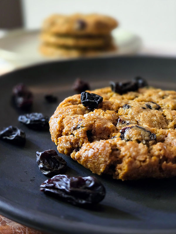 Thumbnail: Honey Oats Black Raisins Cookie