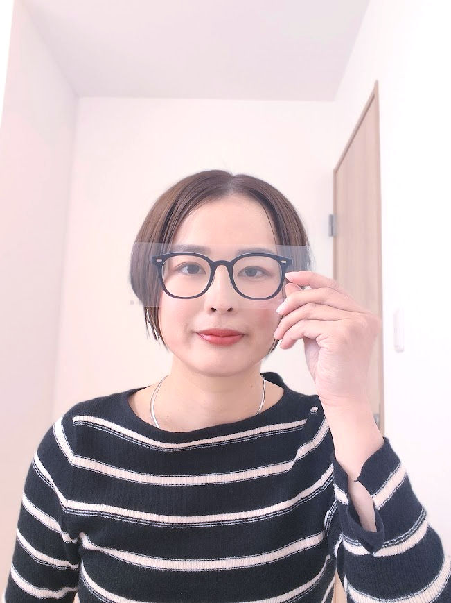 眼鏡買う前に撮ってみました。一番気に入ったフレッシュの眼鏡シートです。