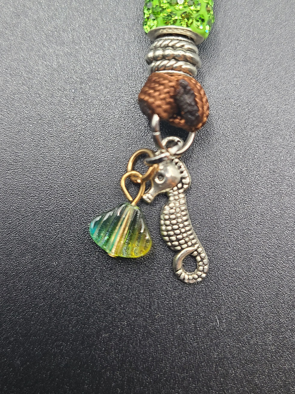 Thumbnail: Seahorse & Shell